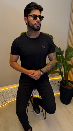 CAMISETA EMPORIO ARMANI GA- PRETA na internet