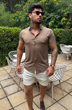 CAMISA MANGA CURTA PREMIUM BOSS - MARROM - comprar online