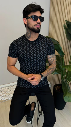 CAMISETA ARMANI DETALHES AX - PRETA na internet