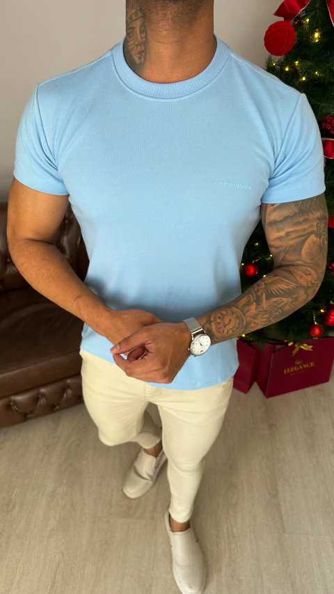 CAMISETA EMPORIO ARMANI GOLA MÉDIA -AZUL CLARO - comprar online