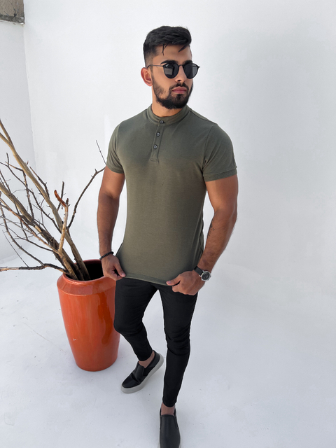 CAMISETA HENLEY - VERDE MILITAR