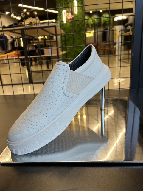 TENIS SLIP ON ELEGANCE - OFF WHITE