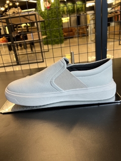 TENIS SLIP ON ELEGANCE - OFF WHITE - comprar online