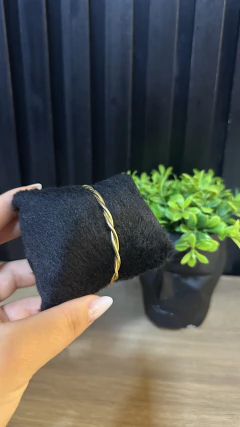 BRACELETE - DOURADO TORCIDO MÉDIO - comprar online