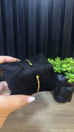 BRACELETE - DOURADO TORCIDO FINO na internet