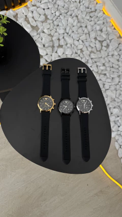 RELÓGIO EMPÓRIO ARMANI - DETALHES DOURADO - EleganceOutlet