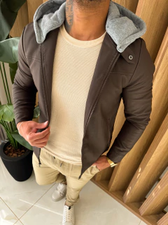 JAQUETA COURO IMPORTADO MINIMALISTA -MARROM - EleganceOutlet
