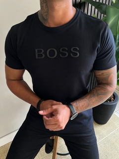CAMISETA BOSS ESCRITA PRETA - PRETA