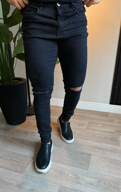 CALÇA JEANS AUSTIN RASGO NO JOELHO - PRETA