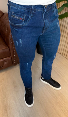 CALÇA JEANS DIESEL DETALHES - AZUL ESCURO - EleganceOutlet