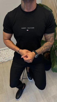 CAMISETA TOMMY HILFIGER - PRETA - comprar online