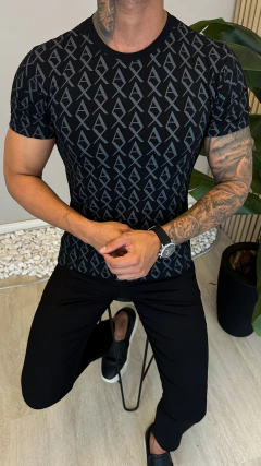 CAMISETA ARMANI DETALHES AX - PRETA - comprar online