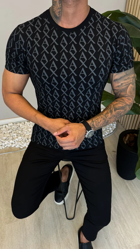 CAMISETA ARMANI DETALHES AX - PRETA - comprar online