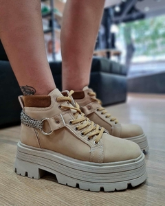 Borcego Denver Cadena Beige - tienda online