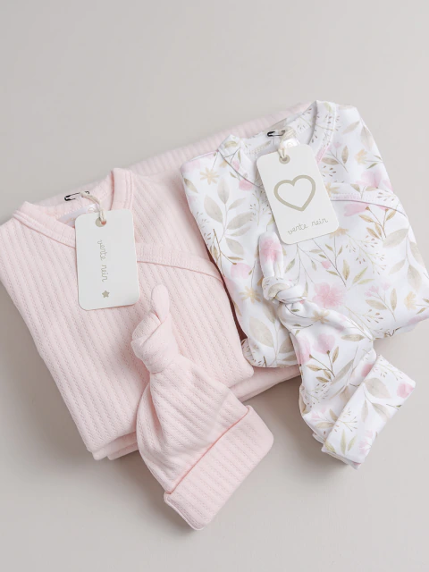 Look completo 7 prendas | Ajuar vainillado rosa + Ajuar Martina