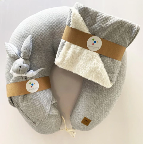 Kit Para Amamantar - Amamantador + Manta + Trapito de Apego