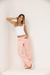 Calça Wide Leg Rosa Com Tachas na internet