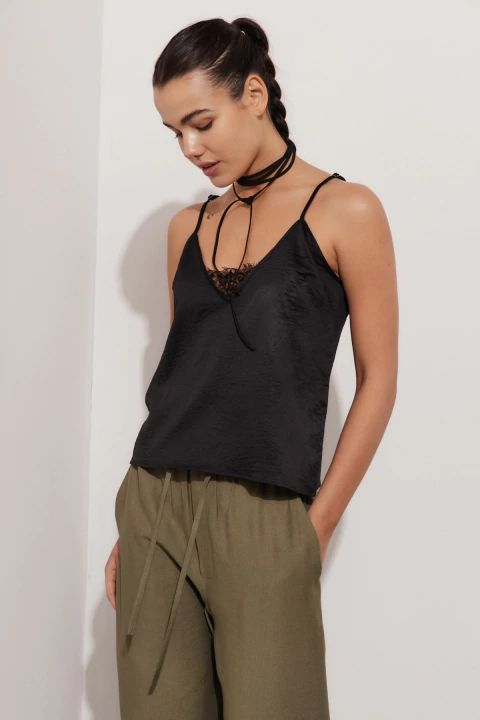 TOP SATEN CON PUNTILLA (I34015)