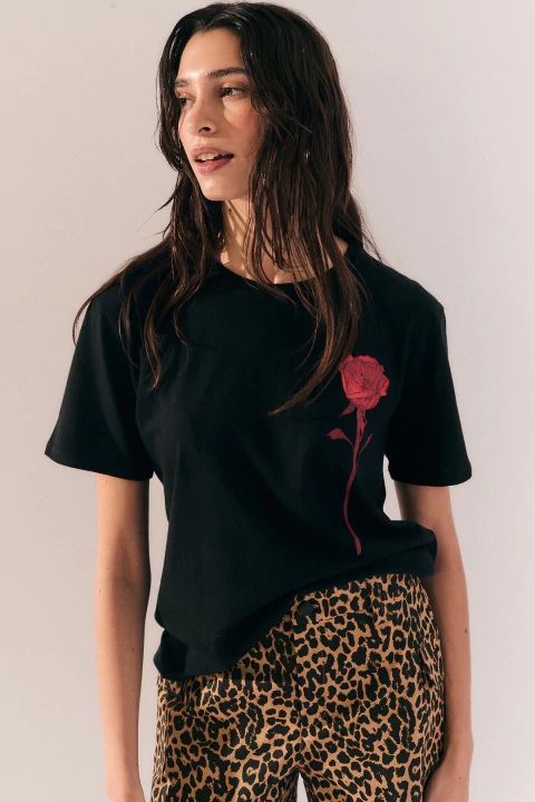 REMERA ESTAMPA ROSA (I35913)