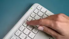 Imagen de Teclado Logitech Signature Slim k950 - Para Win y Mac - Español