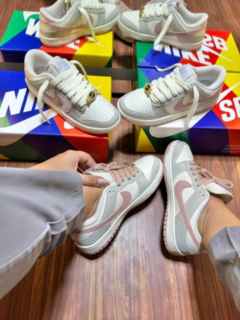 TÊNIS SB DUNK LOW CINZA COM ROSA⚡⚡