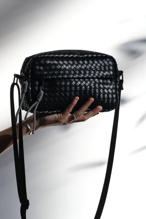 Baguette NEGRA TRENZADA - comprar online