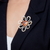 Broche Flor Zircônia Cravejada Coração Akasaki BRG26480 - loja online