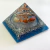 Pirâmide de Orgonite com Pedras do 7 Chakras - loja online
