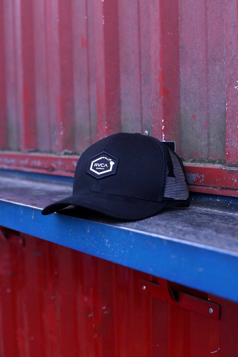 BONÉ RVCA HAWAII TRUCKER