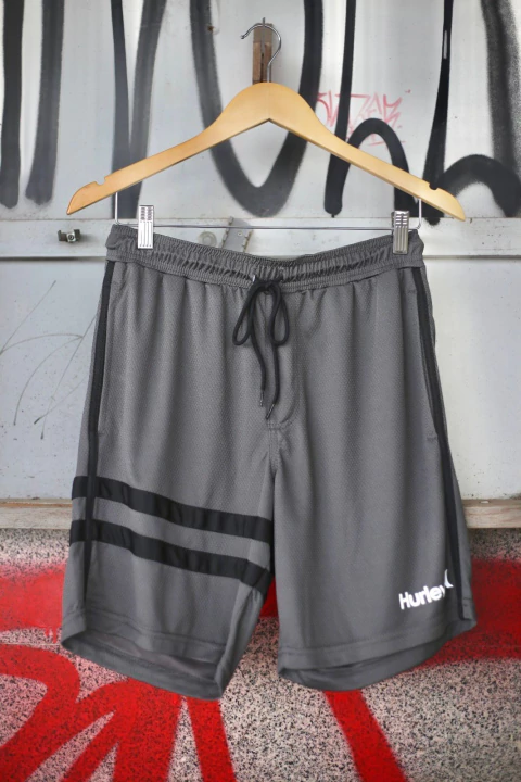 BERMUDA HURLEY ELASTICO SQUARE - comprar online