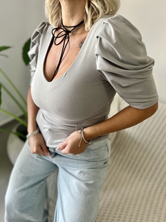 Remera Lina Grey en internet