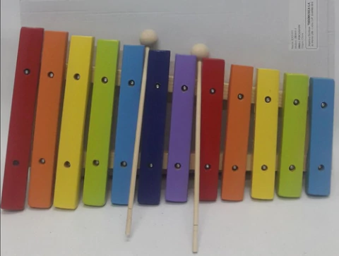 Xilofon 12 Notas Con Golpeador Madera Didáctico De Colores
