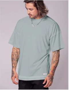 Camiseta Nakyk Essence Over Sky Gray - comprar online