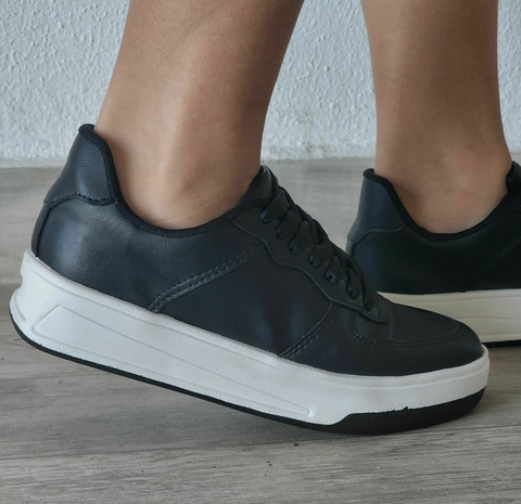 Zapatilla Clau Negro