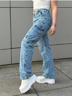 Wide leg cargo con cadena en internet