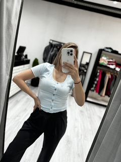 Imagen de Remera botón
