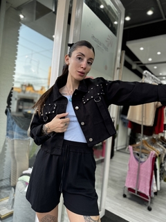 Campera cargo de jean tachas - Seprimoda
