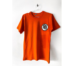 Remera de Goku logo de la tortuga