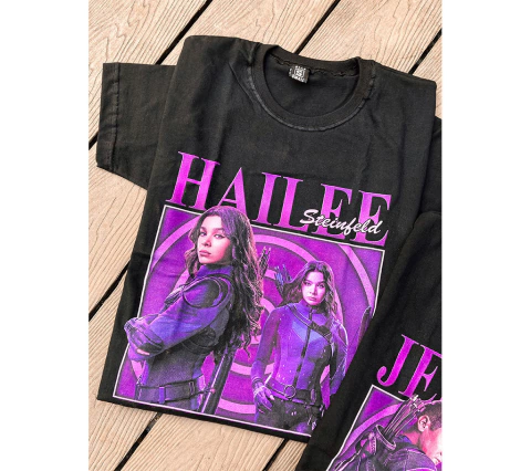 Remera de Hailee Steinfeld