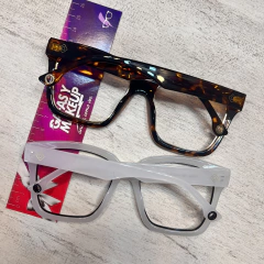 Baby - Gafas y Makeup
