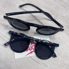 Lore - Gafas y Makeup