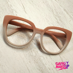 Ghostdance - Gafas y Makeup