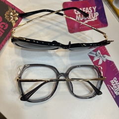 Mar - Gafas y Makeup