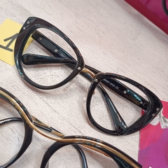 Black Collection D - Gafas y Makeup