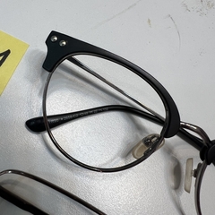 Bliss - Gafas y Makeup