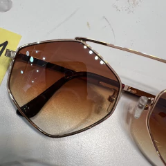 Austin - Gafas y Makeup