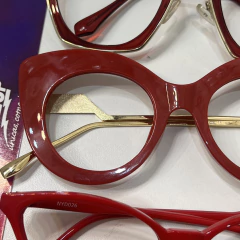 Rojos Pasión B - Gafas y Makeup