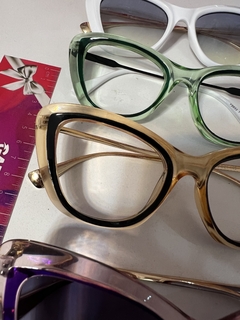 Karaoke - Gafas y Makeup