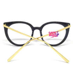 Moni - Gafas y Makeup