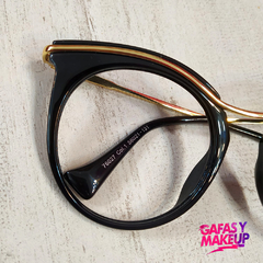 Rafaela - Gafas y Makeup